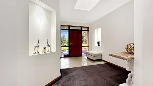 Halswell House | Spacious 5BR Family Escape on Busch Lane