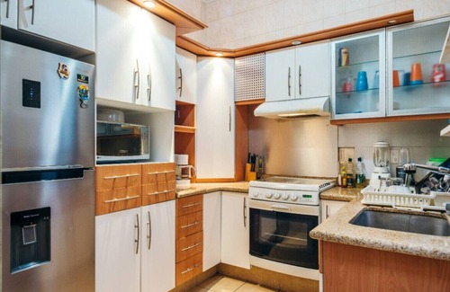 Roma Sur Apartment | Spacious 5BR Home Metro Steps to Cafes | Pet OK!