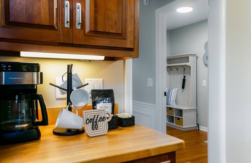 Granger House | Spacious 6-Bed Luxury Home Near Notre Dame