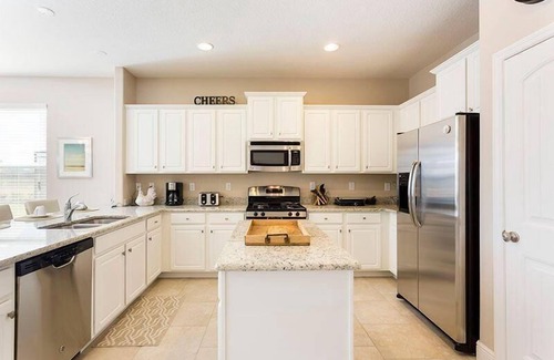 Sunridge Woods House | Spacious 6-bedroom home Pool & Spa!