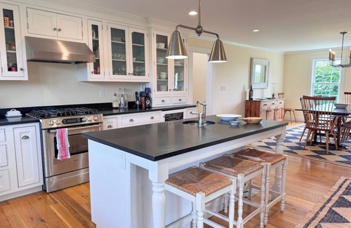 Nantucket House | Spacious 6-bedroom House w/Pool - Walk to Beach!
