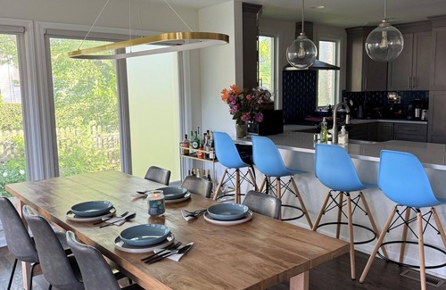 Princeton House | Spacious 6-bedroom house with WiFi and AC in charming Princeton