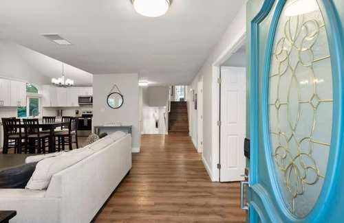 Sonora House | Spacious 6-bedroom home with ping pong table & large yard in enchanting Sonora