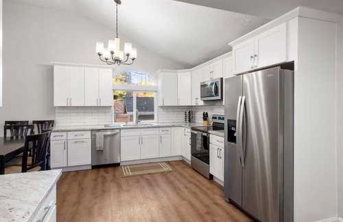 Sonora House | Spacious 6-bedroom home with ping pong table & large yard in enchanting Sonora