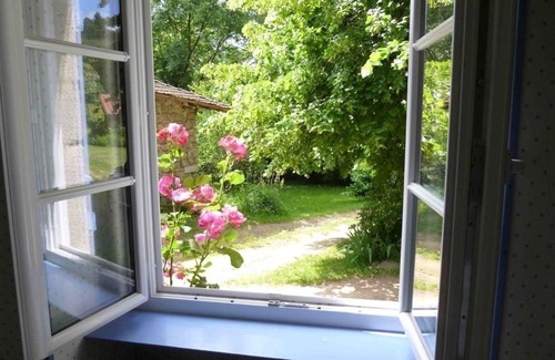 Saint-Alban-les-Eaux Cottage | Spacious 6-BR Cottage with Garden, Terrace, Fireplace, and Child-Friendly Amenities