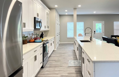 Reservoir House | Spacious 7-bedroom house with 3 masters close to Williamsburg