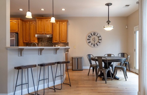 Woodstock House | Spacious 7BR for 12 | Private BKYD & New Amenities