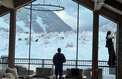 Aspen House | Spacious 8-bedroom house in tranquil Aspen with fitness room and private pond