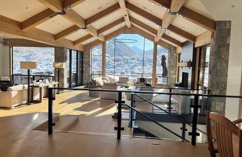 Aspen House | Spacious 8-bedroom house in tranquil Aspen with fitness room and private pond
