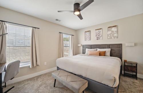 Williamsburg House | Spacious 8BR 8BA Combined Condos in Traverse City