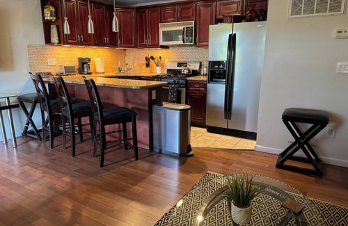 Union City Apartment | Spacious Amazing 3 Bedroom!
