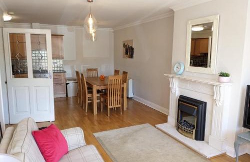 Galway City Centre Apartment | Spacious and Bright 2 Bedroom Apt - Great location