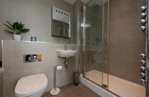 Maida Vale Apartment | Spacious and Bright 4 Bedroom Flat