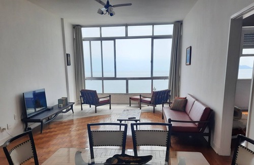Embare Apartment | Spacious and charming apartment facing the sea