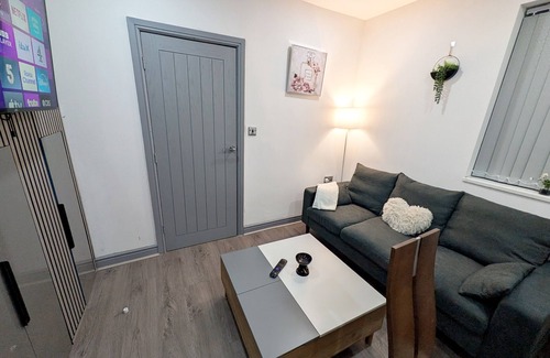 Clayton Apartment | Spacious and Comfortable Modern Rooms