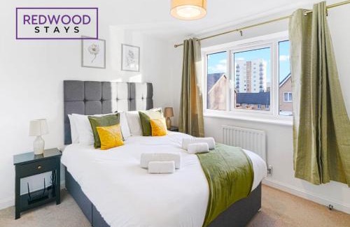 Sherborne St. John House | Spacious and Cosy 3-Bedroom 2-Bathroom Serviced House, Free WiFi and Free Parking for 2 Cars By Redwood Stays