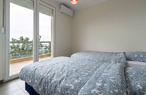 Lapcici Villa | Spacious and private 3-BDRM Villa Monte Hill