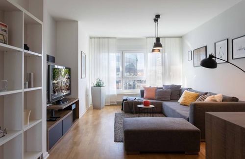 Zagreb Apartment | Spacious Apartment in Radnička Business Zone