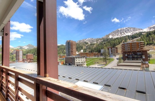 Plagne Centre Apartment | Spacious apartment near the slopes – 7 people, 2 bedrooms & balcony