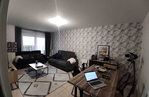 Guyancourt Apartment | Spacious apartment with free outdoor parking