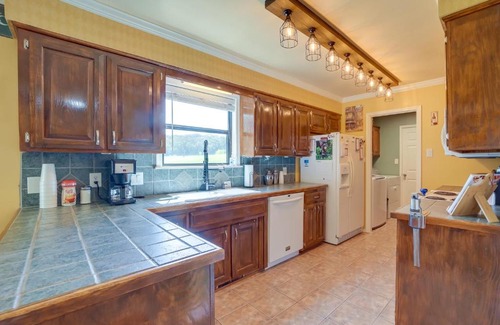 Fort Smith House | Spacious Arkansas Abode with Balcony and Fire Pit!