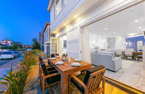 Balboa Island House | Spacious Balboa Beauty