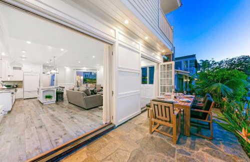 Balboa Island House | Spacious Balboa Beauty