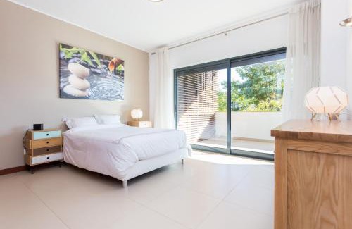 Telheiro Apartment | Spacious Balcony Family Apartment