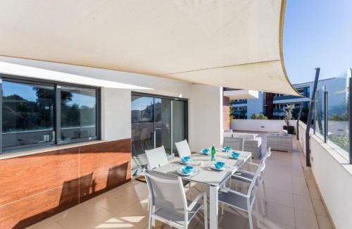 Telheiro Apartment | Spacious Balcony Family Apartment