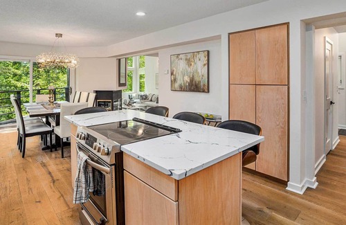 Baroda House | Spacious Baroda Home w/ Decks & Lake Access!