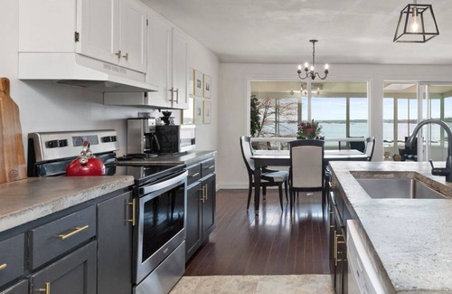 Carling House | Spacious beach house with stunning lake views in Georgian Bay