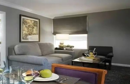 Central Park South Apartment | Spacious,Beautiful one-bedroom, two-bath, Avail. Christmas. Theater district.