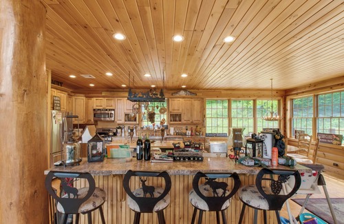 Windham Cabin | Spacious Cabin near Hunter & Windham Mountains - 5-25-minute drive - 6 Bedrooms