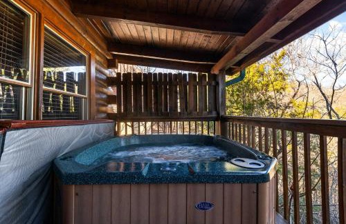 Sevierville House | Spacious Cabin Stay for 9 with Hot Tub Close to Town