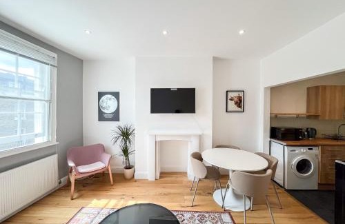 Camden Town with Primrose Hill Apartment | Spacious Camden Apartment D2