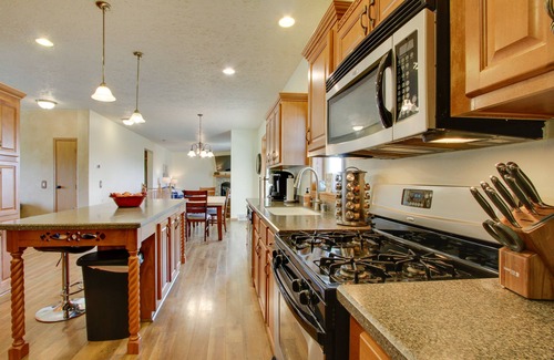 Helena House | Spacious Canyon Ferry Lake House with Bar & Views!