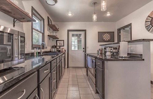 Kewaunee House | Spacious Cape Cod Home near Door County, Green Bay and Lambeau Field
