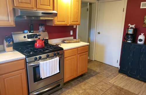 South Bend House | Spacious Cape Cod - Minutes from Notre Dame