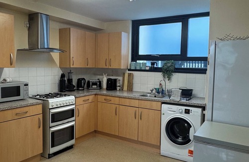 Cantelowes Apartment | Spacious, Charming Family Home w/Big Garden Walk to Kings Cross/Camden