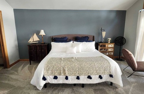 Tawas City Other | Spacious coastal farmhouse with modern ammenities on beautiful Lake Huron!