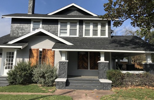 Highland Park Villa | Spacious Colonial 3 bedroom near downtown