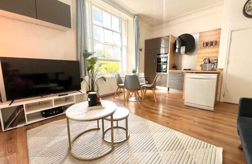 Camden Town with Primrose Hill Apartment | Spacious Comfort in Heart of Camden