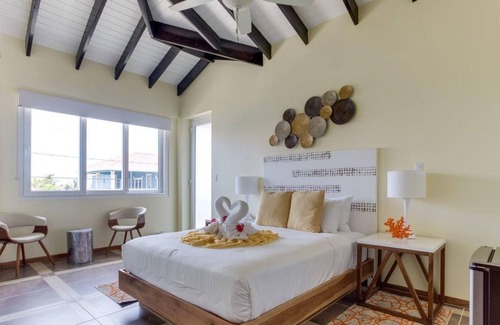 Placencia Resort | Spacious Condo w/ Kitchen, Balcony, & WiFi - Steps to Beach, Dining, & Shops