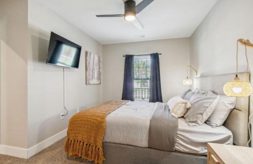 Williamsburg House | Spacious Condo with Combined units at Traverse City