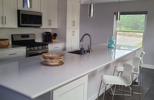 Stevensville House | Spacious contemporary home on 4 wooded acres and 200' of private lake front.