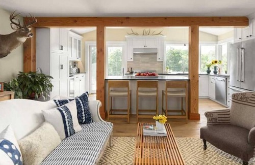 Waterbury House | Spacious Contemporary Dream Home