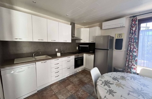 Portiragnes-Plage House | Spacious corner Villa located in the secured residence of "Les Portes du Soleil, Airconditioning,.