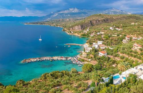 West Mani House | Spacious Cottage - Panoramic Sea & Mountain Views