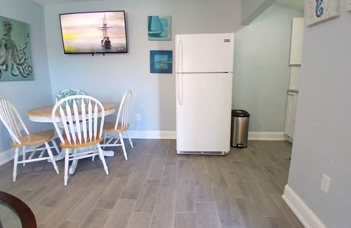 Bonita Shores Cottage | Spacious Cottage 1.5 Mi To Beach Kitchen W&D King Bed Dock On The Imperial River
