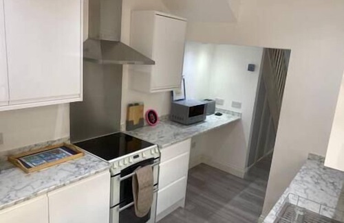 Christchurch House | Spacious & Cozy 3 Bedroom Home in Bexleyheath